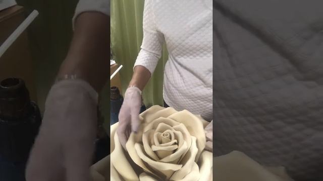 Вторая часть сборки большой розы из эвы смотреть онлайн