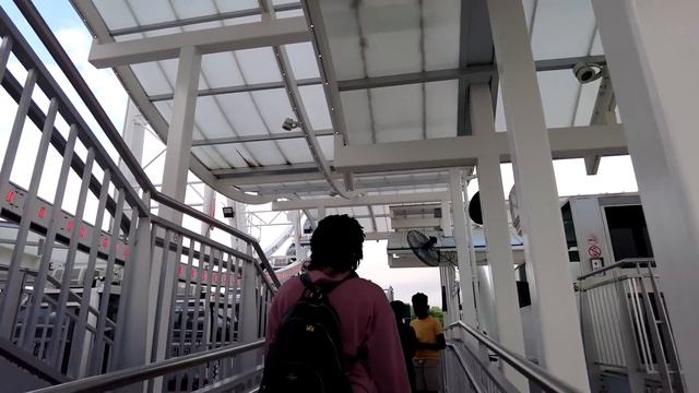 Which Ferris Wheel WINS! | London Eye Vs. Capital Wheel | UK vs US смотреть онлайн