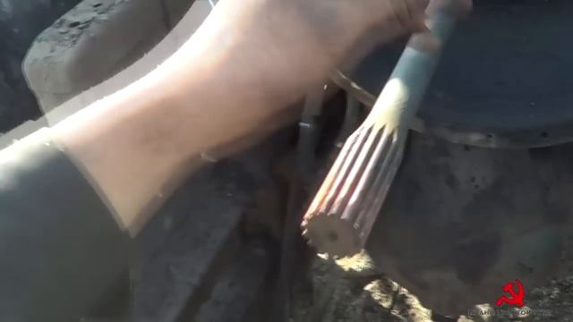 Начинаем ремонт сцепления на Т-150К. Демонтаж двигателя ЯМЗ-236. смотреть онлайн