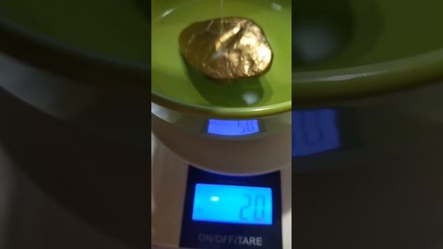 Определяем плотность самородка золота и его подлинность. смотреть онлайн