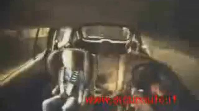 Crash Test of 2006 Mazda 5 смотреть онлайн