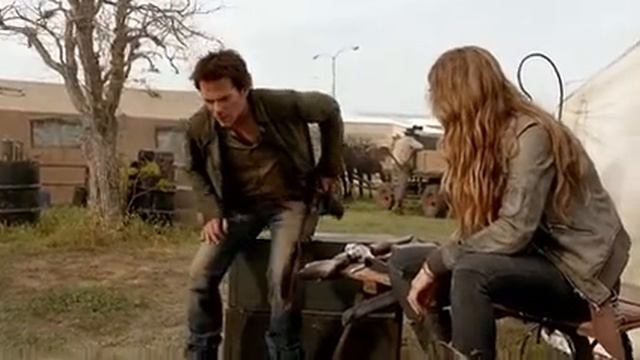 Tracy Spiridakos Revolution 2x22 - Declaration of Independence_6 смотреть онлайн