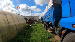 Чётко толкаю прицеп задним ходом по кривой дороге.Эксплуатирую накопленный опыт на 100%