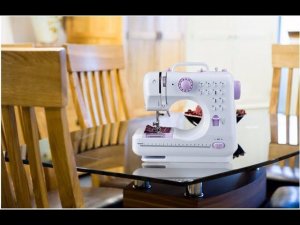 Швейная машинка с Aliexpress Fanghua Mini 505A за 50$. Как заправлять нить.