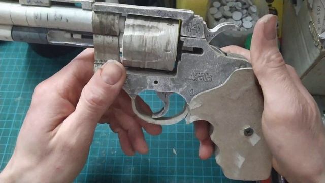 DIY Revolver Colt Python made of paper ч 16 смотреть онлайн