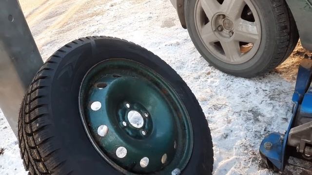 Замена летней авторезины на новую зимнюю, декабрь - с запозданием во времени смотреть онлайн