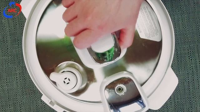 Мультиварка-скороварка. Пшённая каша на молоке в ARC–514D смотреть онлайн