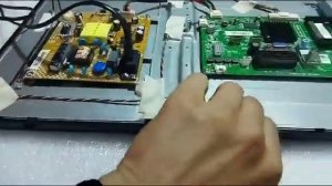 Телевизор Philips 24HH4000/88 Не включается, моргает красный светодиод.