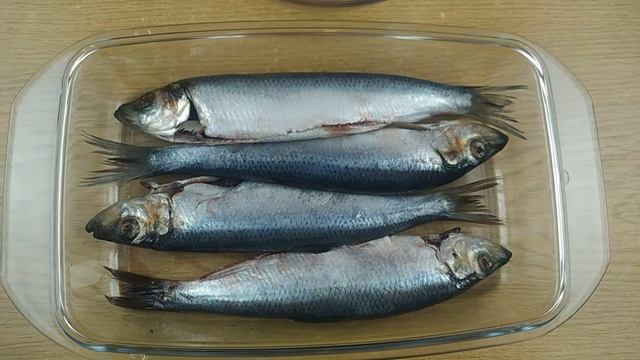 РАЗМЕР НЕ ИМЕЕТ ЗНАЧЕНИЯ - салака пряного посола, простой рецепт смотреть онлайн