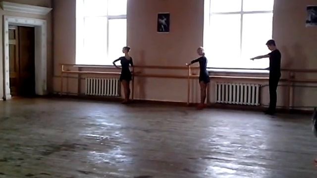 Урок народного танца - Плие №1 смотреть онлайн