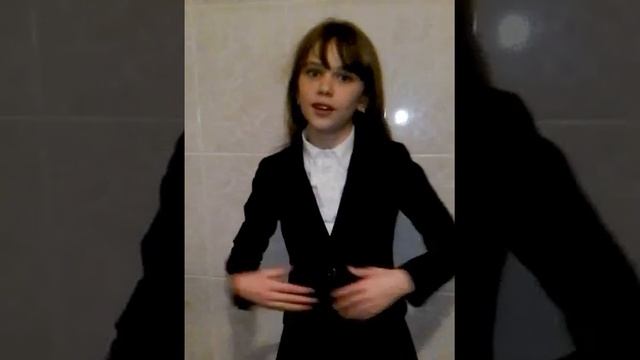 Девочка жестко делает отрыжку! смотреть онлайн