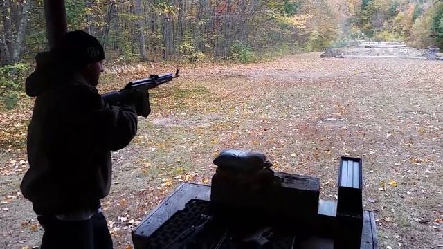 Chris Breezy lettin off some rounds with the SAIGA смотреть онлайн