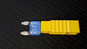 Замена предохранителя прикуривателя на Toyota Avensis 2003-2008 года