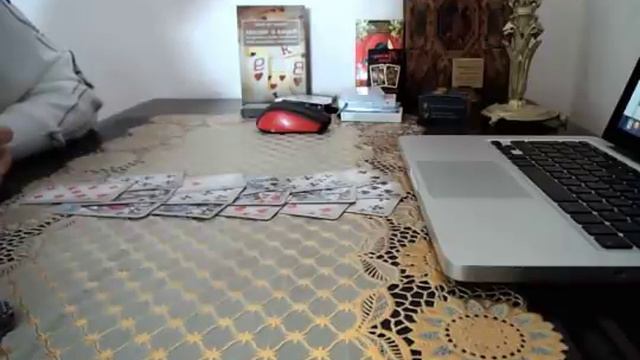 ДАМА ЧЕРВЕЙ-ВЧЕРА,СЕГОДНЯ,ЗАВТРА смотреть онлайн