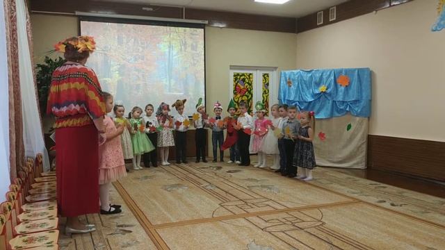 Песня "Осень золотя листики срывает" смотреть онлайн