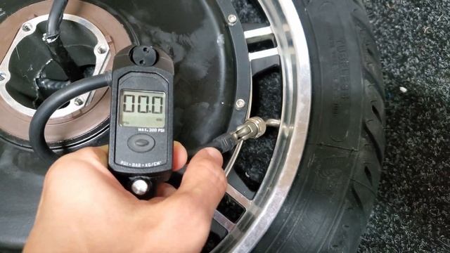 Michelin Pilot Street 2 Tyre Review on Inmotion V11 EUC смотреть онлайн