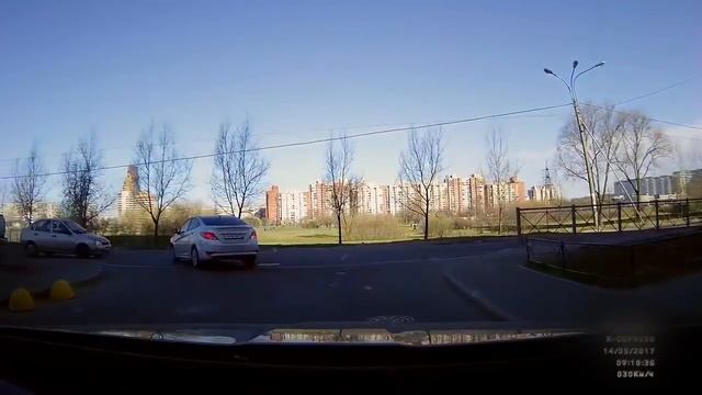 Водитель Соляриса не уступила дорогу 14 05 17 смотреть онлайн