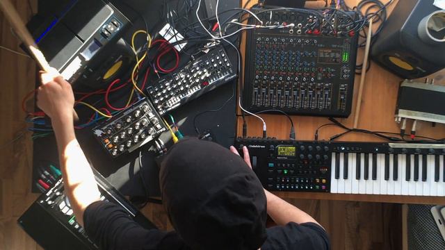 küb_beat - HAELOS BAELOS // QUARANTUNE#5 // w live dawless setup смотреть онлайн
