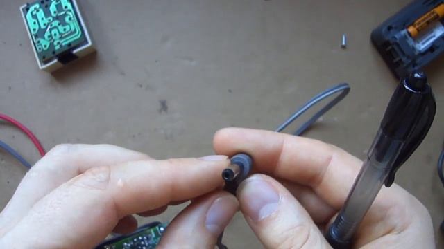 Panasonic KX-TG1611 после попадания молнии в телефонную сеть. смотреть онлайн