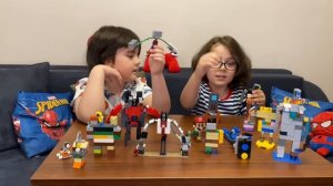 Скибиди туалет герои из Лего.  Камеромен и Спикермен из Лего.