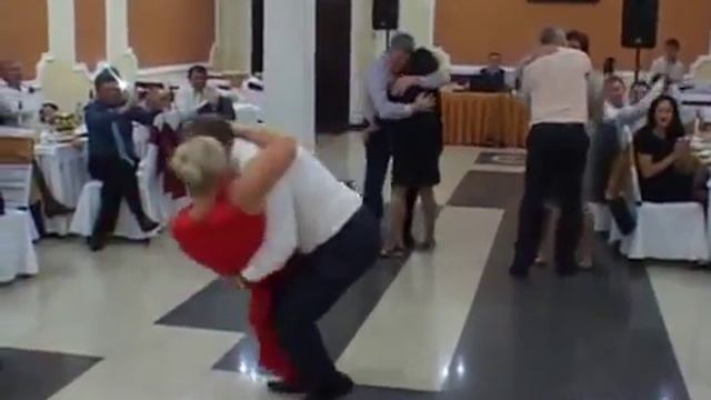 ТАНЦОР НЕУДАЧНИК ))) смотреть онлайн