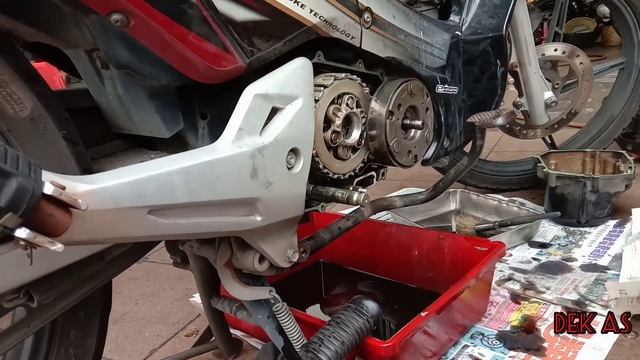 Wave 125s Install Clutch Spring Racing Part 2 Complete смотреть онлайн