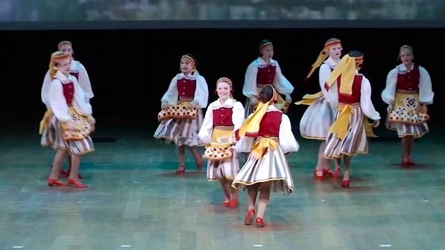 Латвийская полька - Ансамблю народного танца "КАЛИНКА" 15 лет! смотреть онлайн