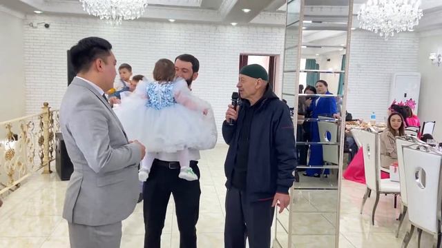 Аутизм. Поведение на шумном празднике смотреть онлайн