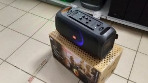 JBL PartyBox On-The-Go обзор