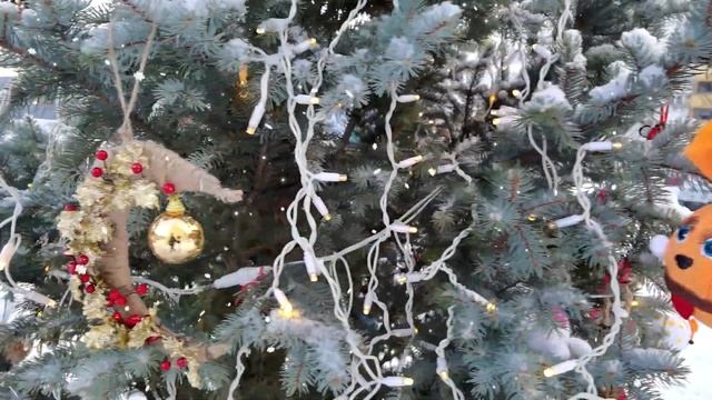 Дед Мороз и Снегурочка нарядили елку РТУ смотреть онлайн