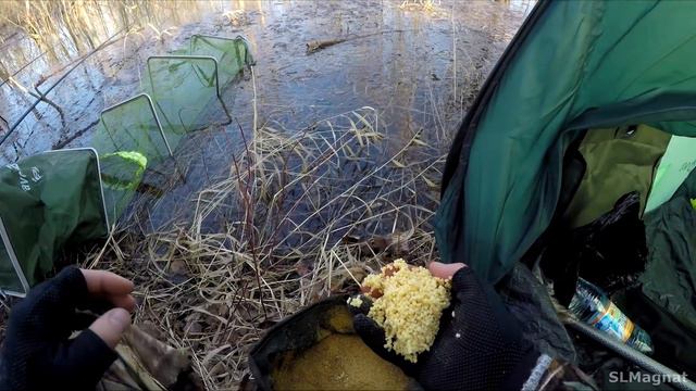 ПОДВОДНЫЙ ЛЕС РАЗДАЁТ...КРУПНЯК на ПОПЛАВОК! Рыбалка на карася весной 2021 смотреть онлайн