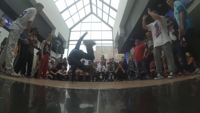 Кто-то из где-то VS Madmen Crew | Profi 5v5 @ Chief Rocka Anniversary смотреть онлайн