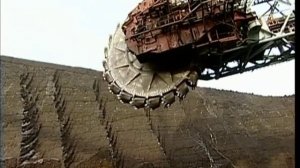 ШАГАЮЩИЙ ЭКСКАВАТОР Видео. Карьерный экскаватор. Russiske våpen