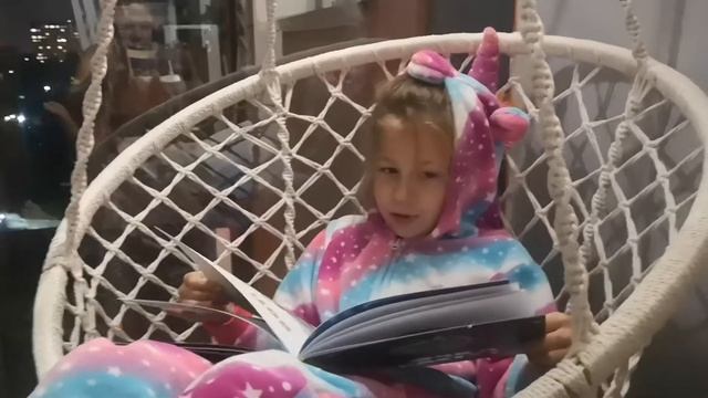 Ксения Горбунова "Точка растёт" смотреть онлайн