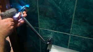 Установка поручней в санузле. Часть 2. Установка поручня в туалете.