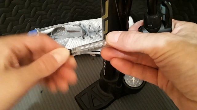 How to Fix a Popped Air Bubble in a Running Shoe and Adjust Pressure смотреть онлайн