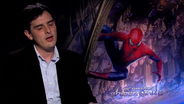 Emma Stone says she wouldn't want to wear a suit but it would be "cool" to play a villain смотреть онлайн