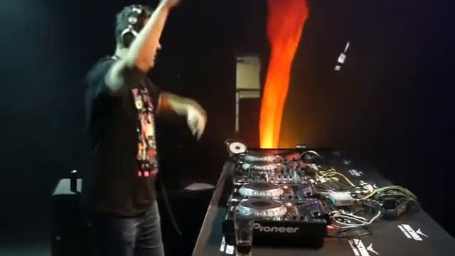 Track #1. Abstract Vision & Philippe El Sisi - ID (burn dj, Moscow, 14-09-2013) смотреть онлайн