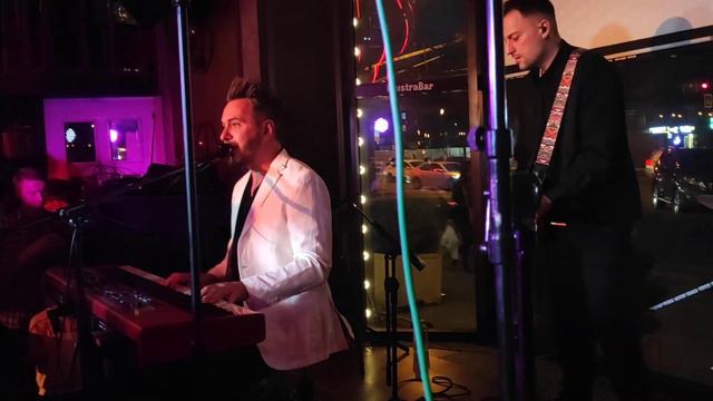 Алексей Романоф - Плачь и смотри. Lюstra Bar.