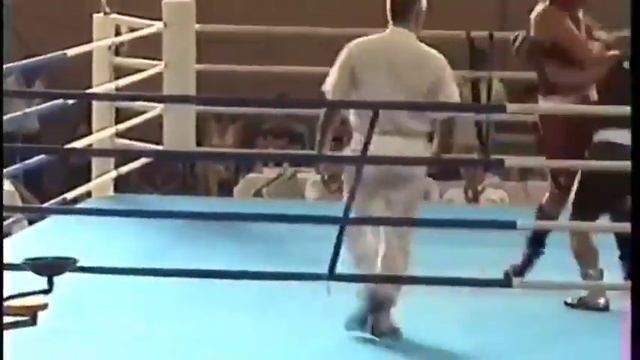 Максим Бабанин избивает Тайсона Фьюри. Maxim Babanin beats up Tyson fury. смотреть онлайн