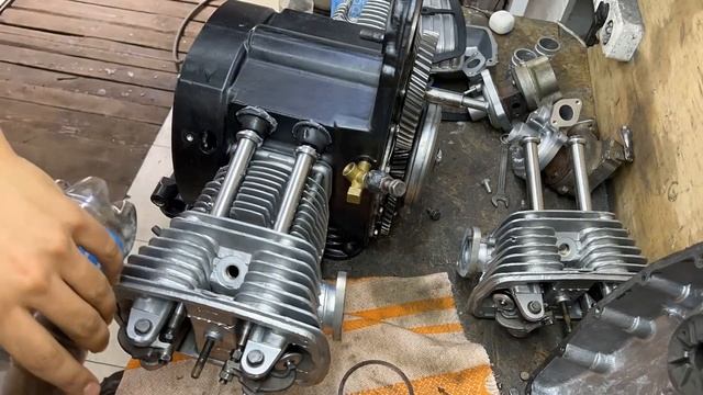 Twin Turbo 1970s motorcycle Engine Full Build and First Run смотреть онлайн