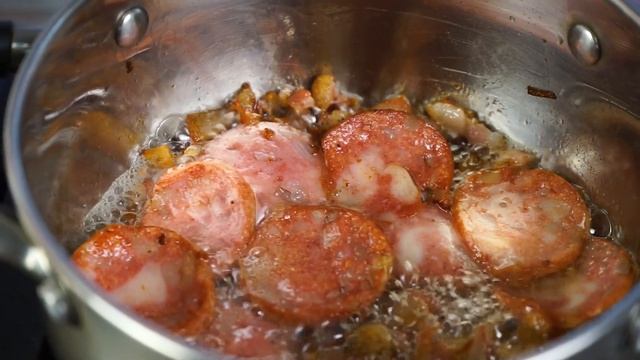 Как сварить вкусный суп из колбасы и овощей на обед?! смотреть онлайн
