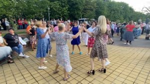 Танцующий Солигорск. Танцы в парке по воскресеньям.