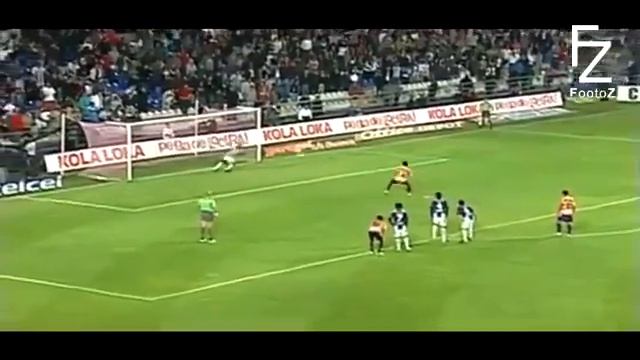 ПОЛЕВЫЕ ФУТБОЛИСТЫ В РОЛИ ВРАТАРЕЙ смотреть онлайн