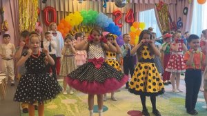 Песня «Мы в школу уходим в первый класс"