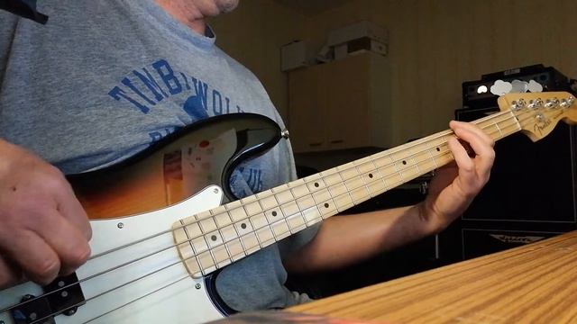 Cover Fender Précision bass "Iron man maiden" by Iron Maiden смотреть онлайн