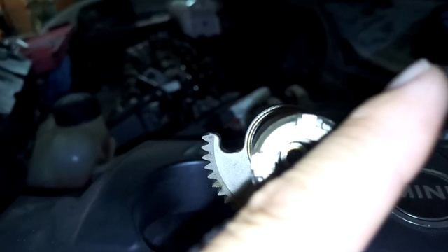mini cooper . motor n16. эксцентриковый вал valvetronic. смотреть онлайн