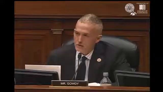 Classic: Trey Gowdy VS Jonathan Gruber.Gowdy DESTROYS Him смотреть онлайн