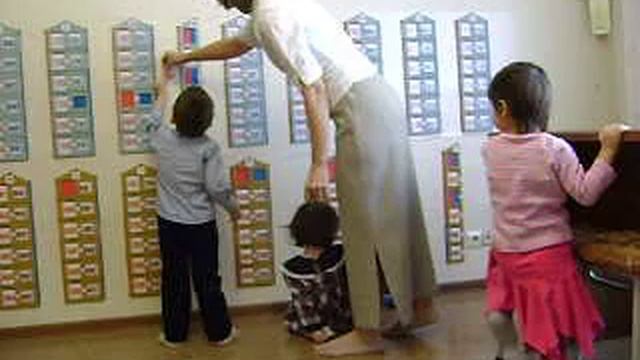 Первое занятие в детской школе "Капельки" смотреть онлайн