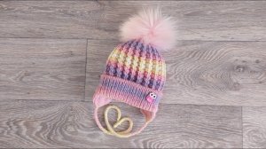 Двойная детская шапка с отворотом и ушками спицами теневым объемным узором